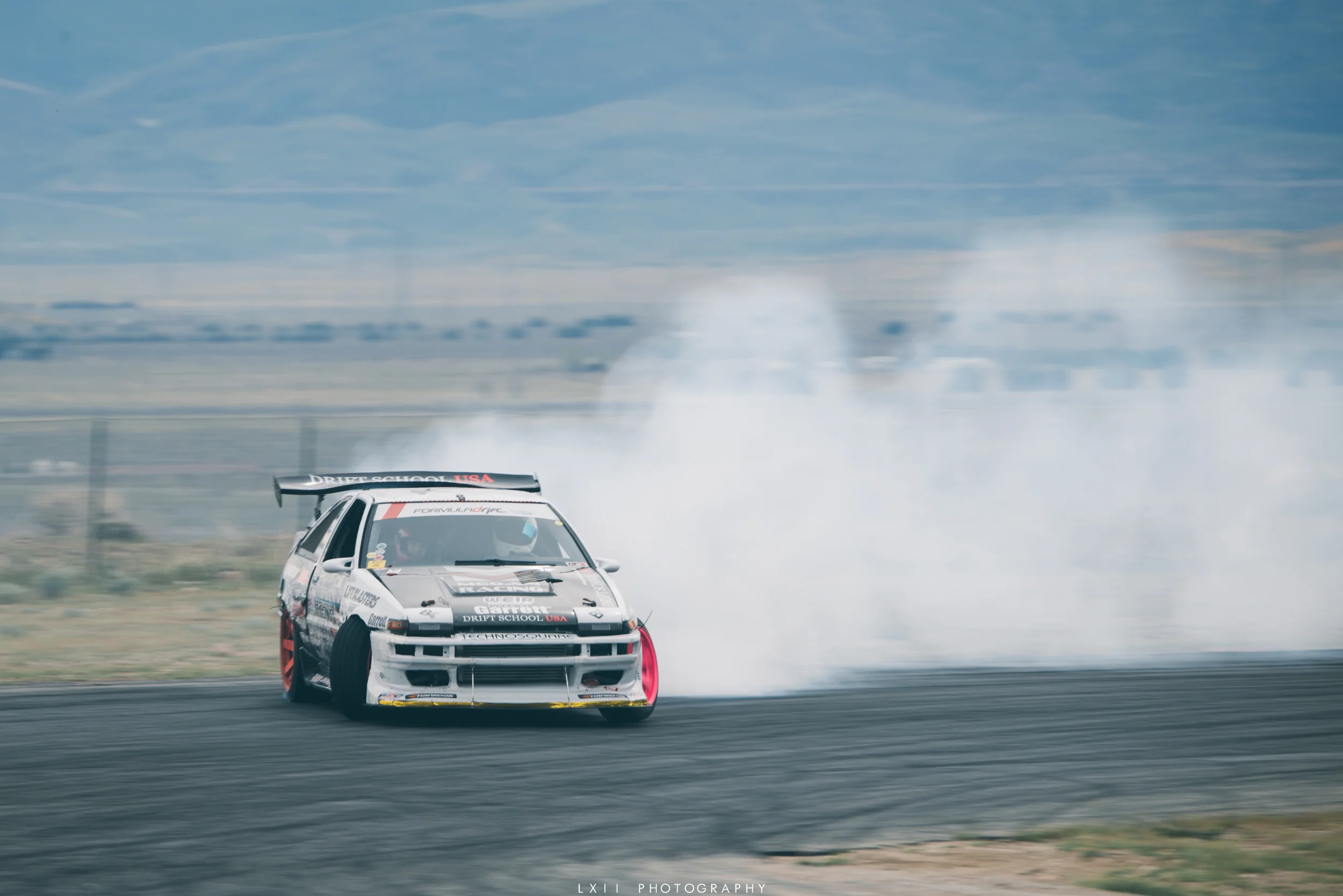 Taka Aono's Flying 86 — LXII Photography Taka Aono's Flying 86 — LXII Photography